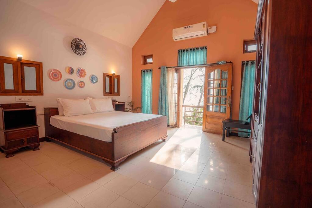 Baywatch By Grha - A Picturesque Beachfront Villa โคชิโคด ภายนอก รูปภาพ