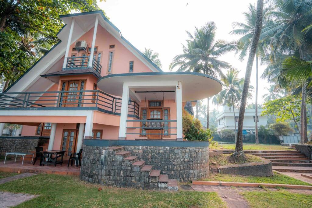 Baywatch By Grha - A Picturesque Beachfront Villa โคชิโคด ภายนอก รูปภาพ