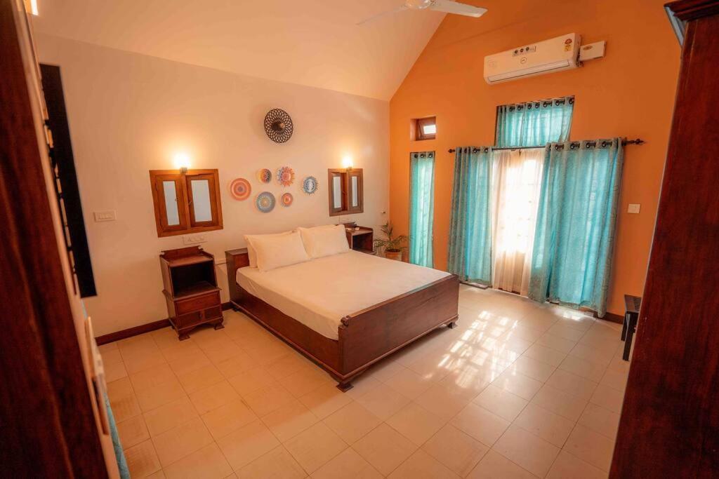 Baywatch By Grha - A Picturesque Beachfront Villa โคชิโคด ภายนอก รูปภาพ
