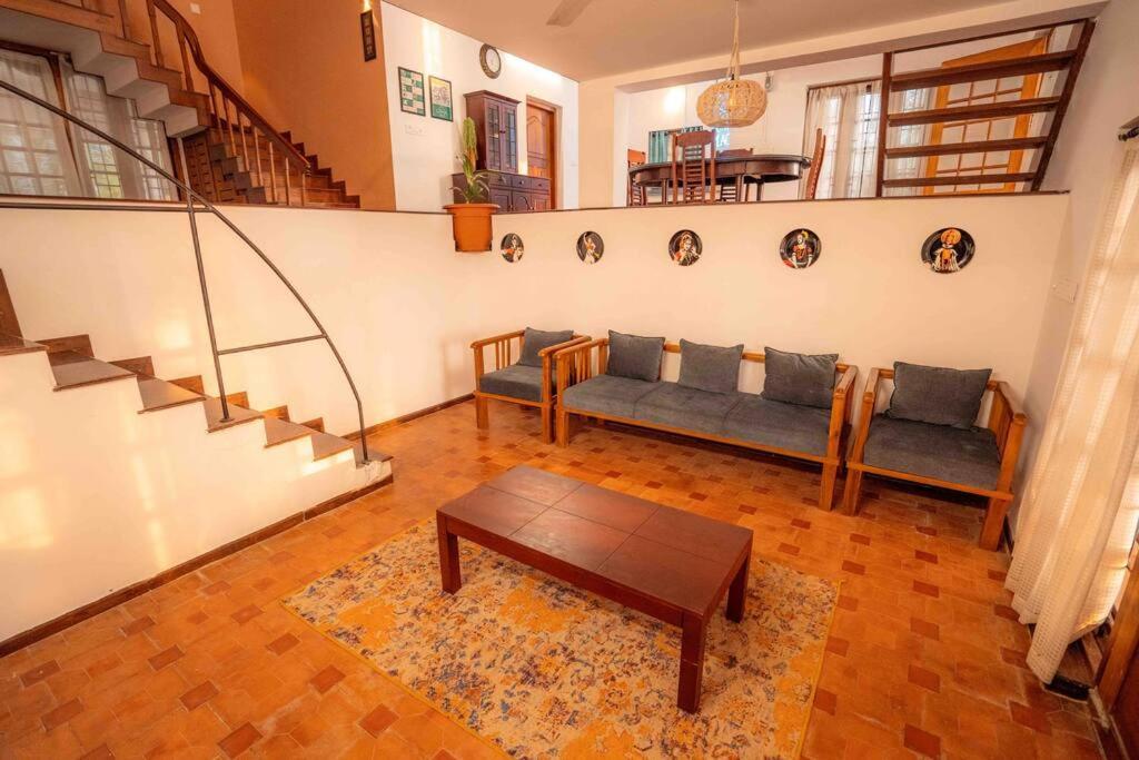 Baywatch By Grha - A Picturesque Beachfront Villa โคชิโคด ภายนอก รูปภาพ